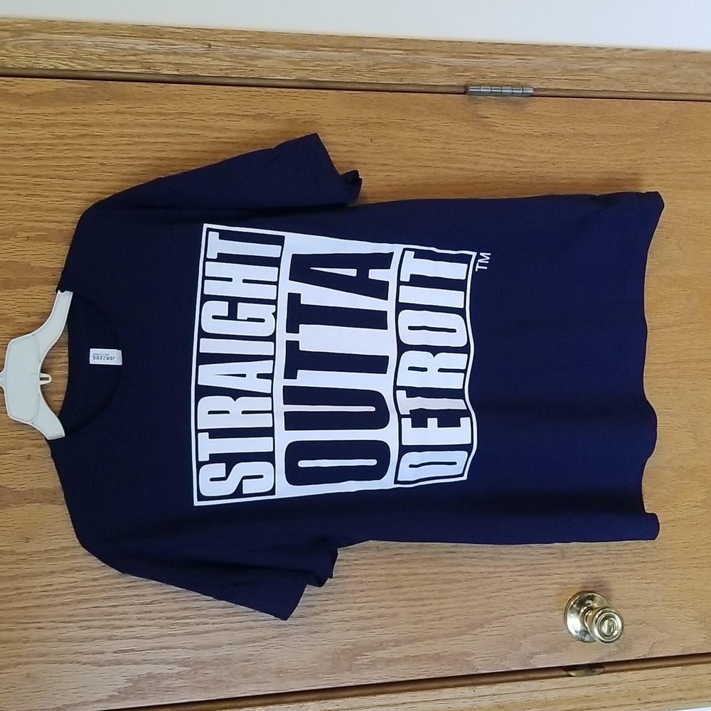 Straight Outta Detroit short sleeve navy unisex tee Sizes L & XL New